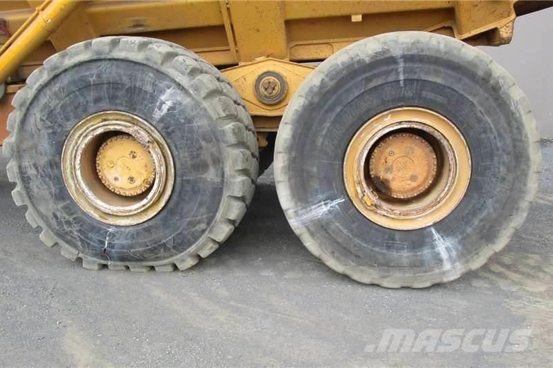 Bell B40D 6X6 Шарнирно-сочленённые самосвалы
