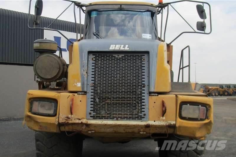 Bell B40D 6X6 Шарнирно-сочленённые самосвалы