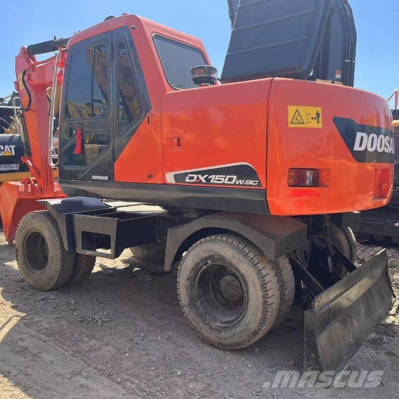 Doosan DX150W Колёсные экскаваторы