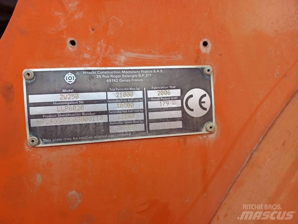 Hitachi ZW 250 Фронтальные погрузчики