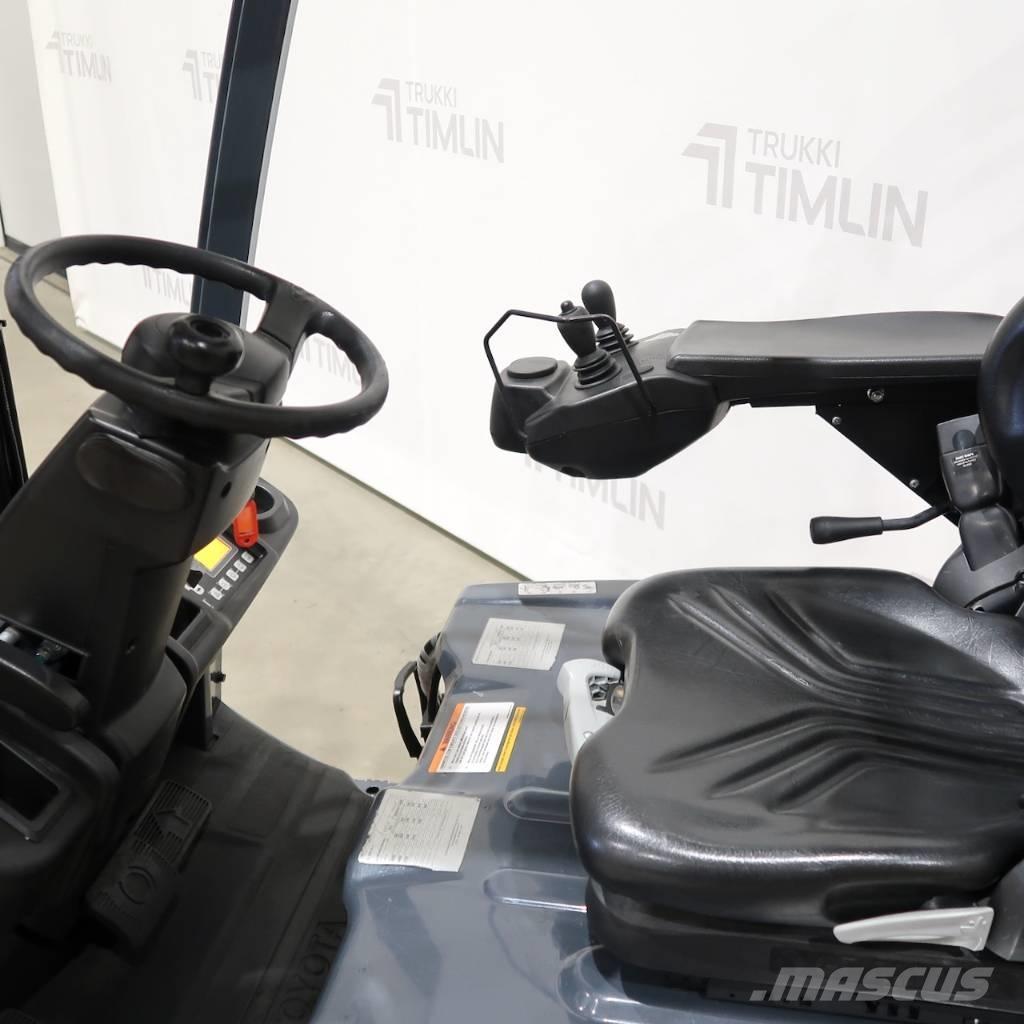 Toyota 8FBM20T Электропогрузчики