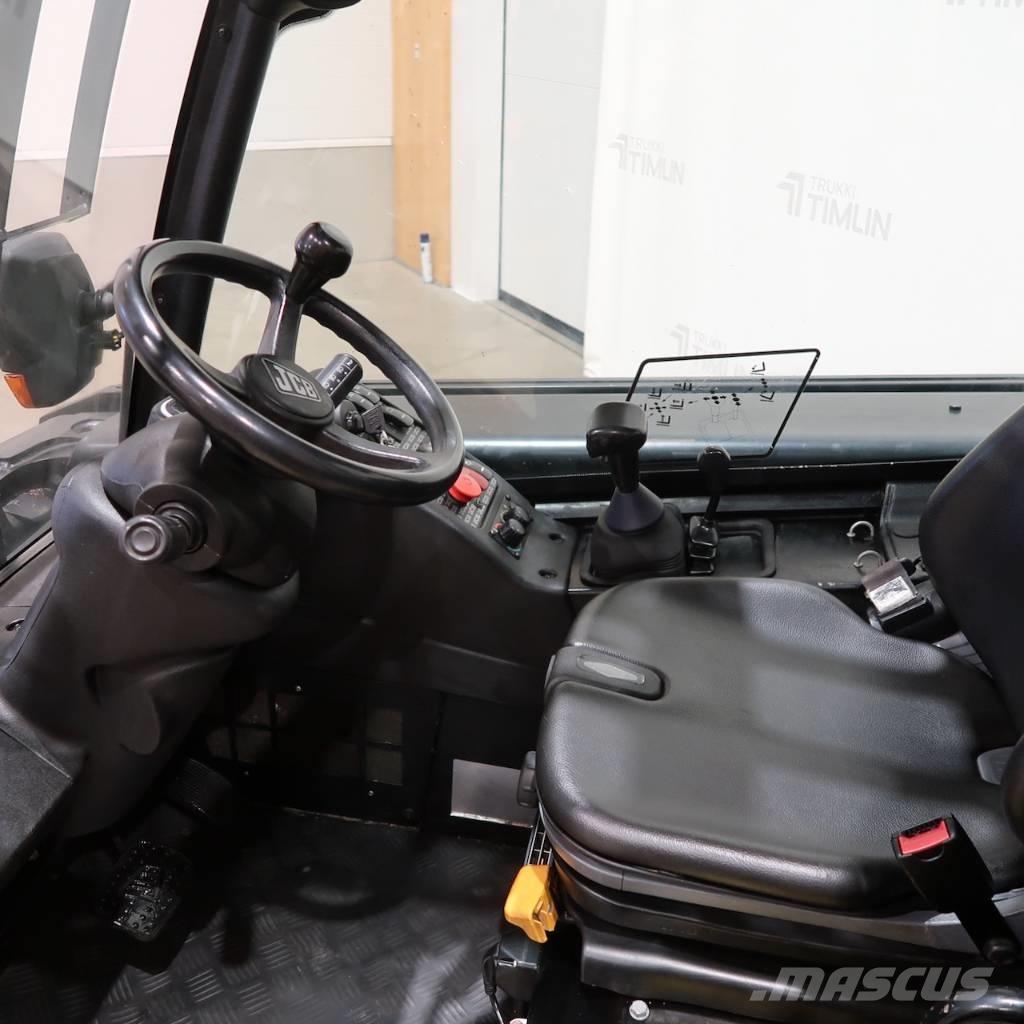 JCB TLT 35D 4X4 T4 Внедорожные погрузчики