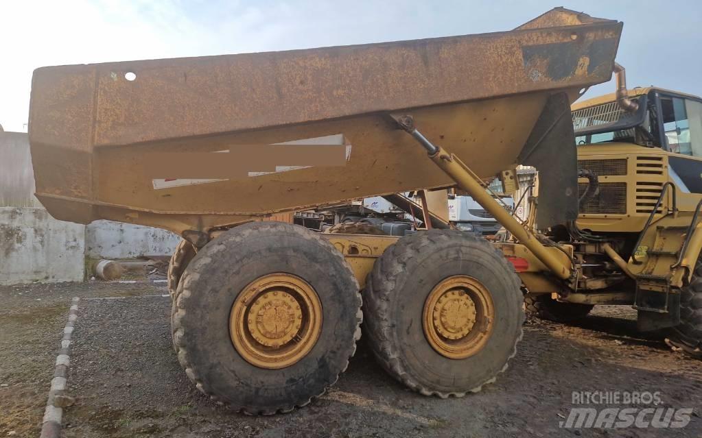CAT 730 Шарнирно-сочленённые самосвалы