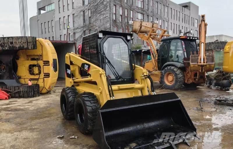 CAT 246D Мини-погрузчики