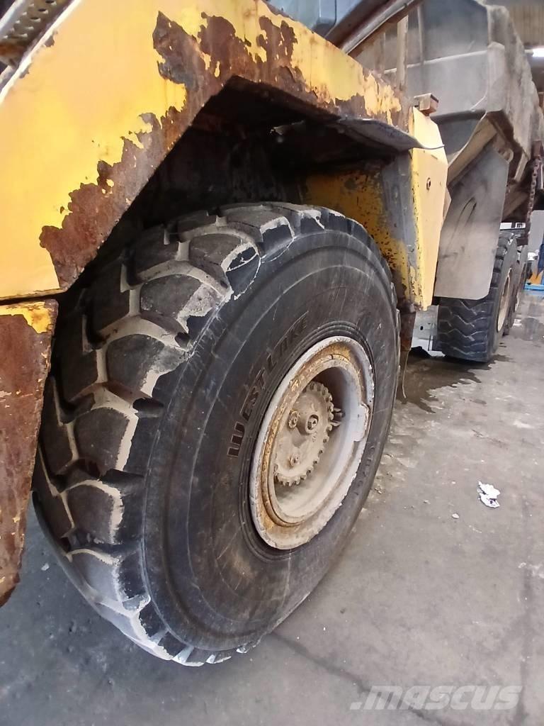 Komatsu HM 300-2 Шарнирно-сочленённые самосвалы