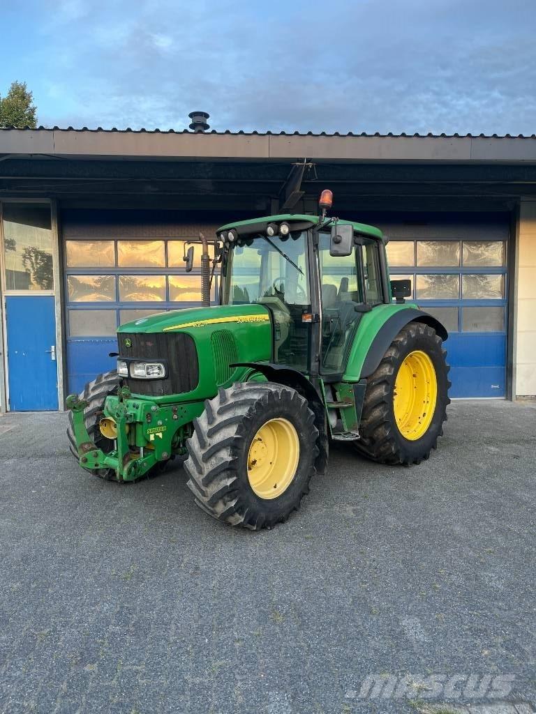 John Deere 6220 Трактора