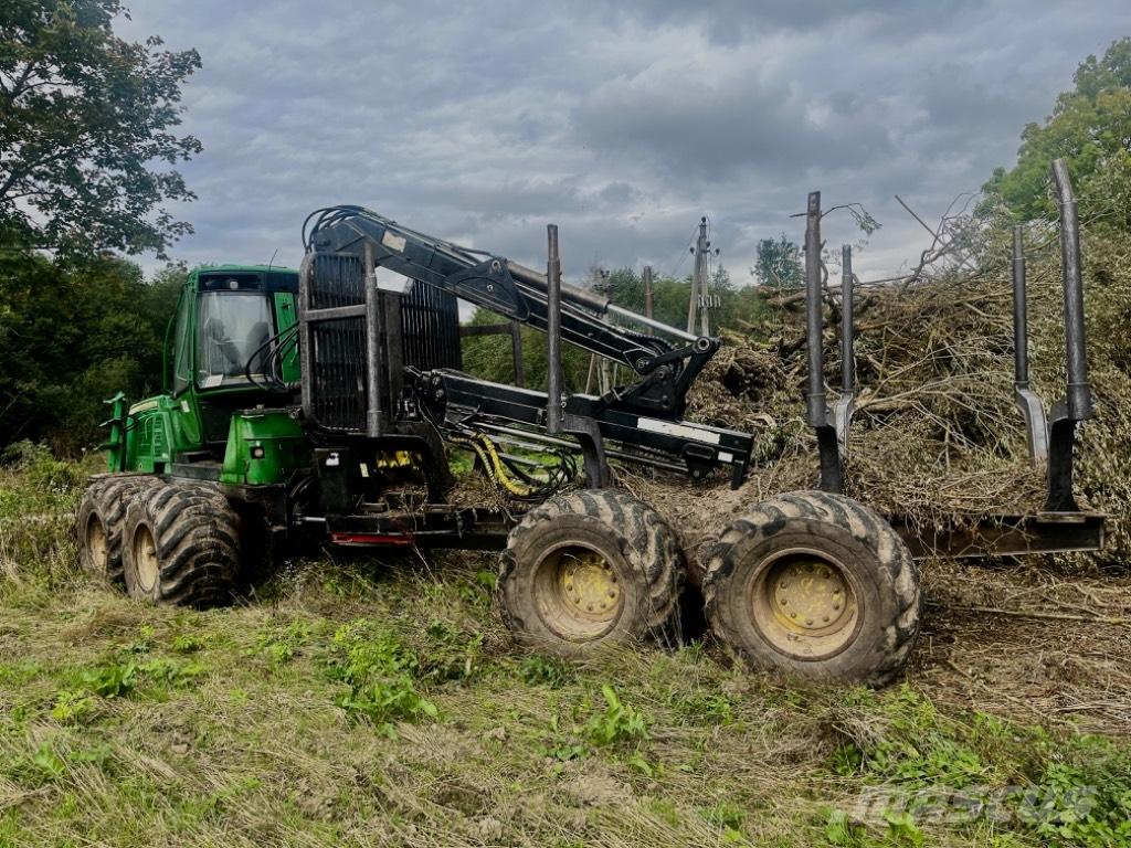 John Deere 1110 E Форвардеры
