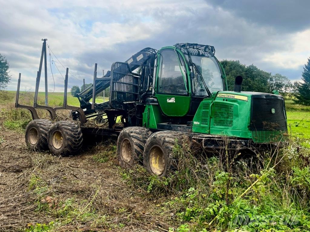 John Deere 1110 E Форвардеры