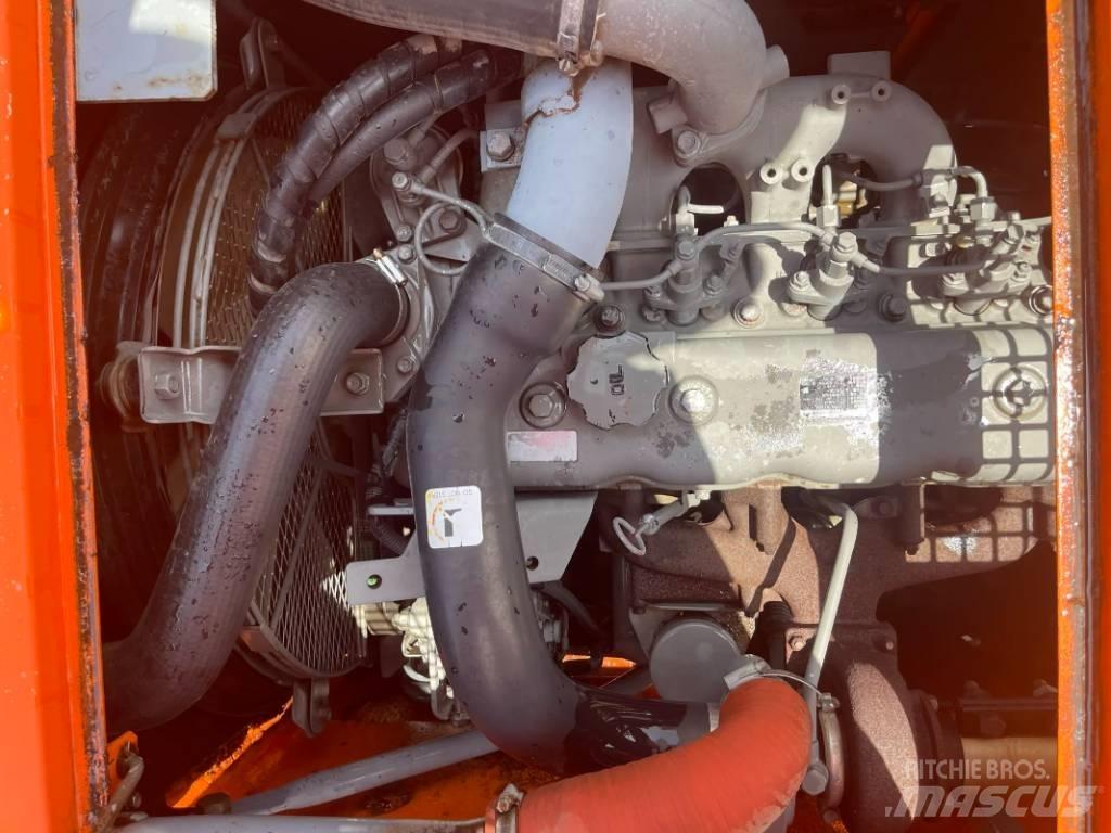 Hitachi ZX 135 Гусеничные экскаваторы
