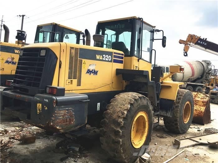 Komatsu WA 320-3 Фронтальные погрузчики