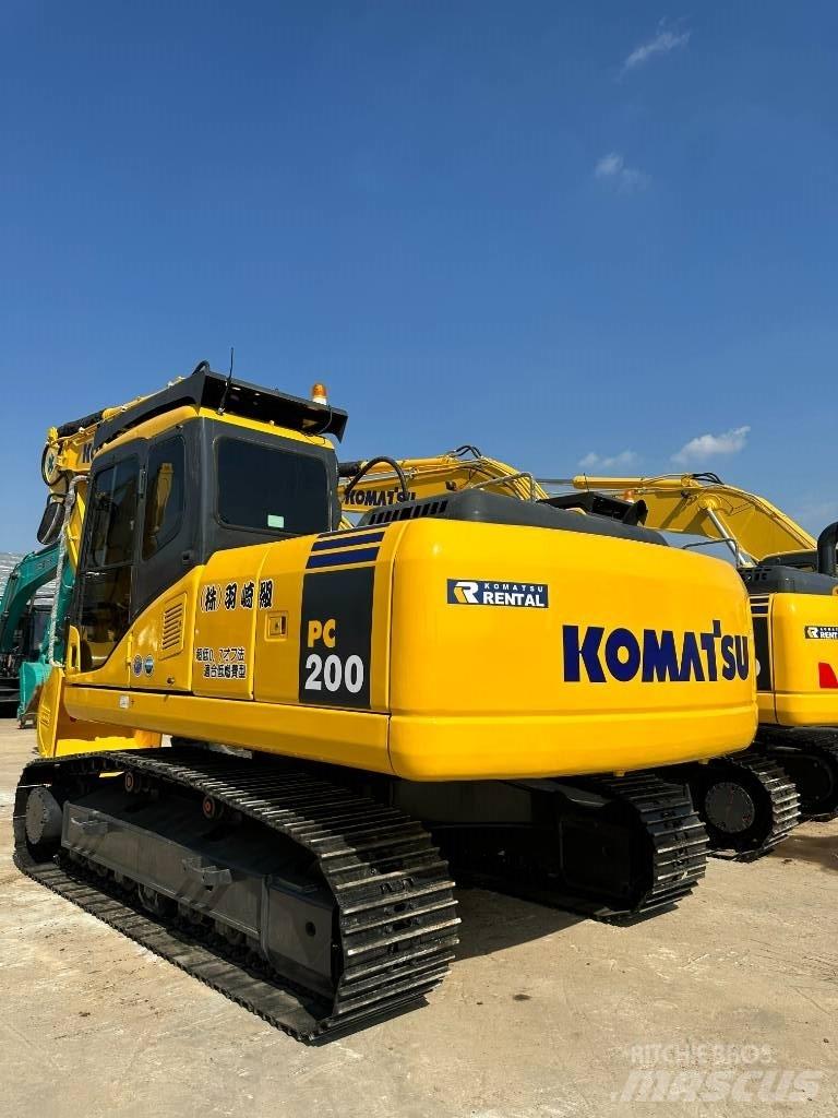 Komatsu PC200-7 Гусеничные экскаваторы