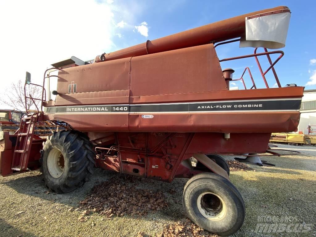 Case IH 1440 Зерноуборочные комбайны