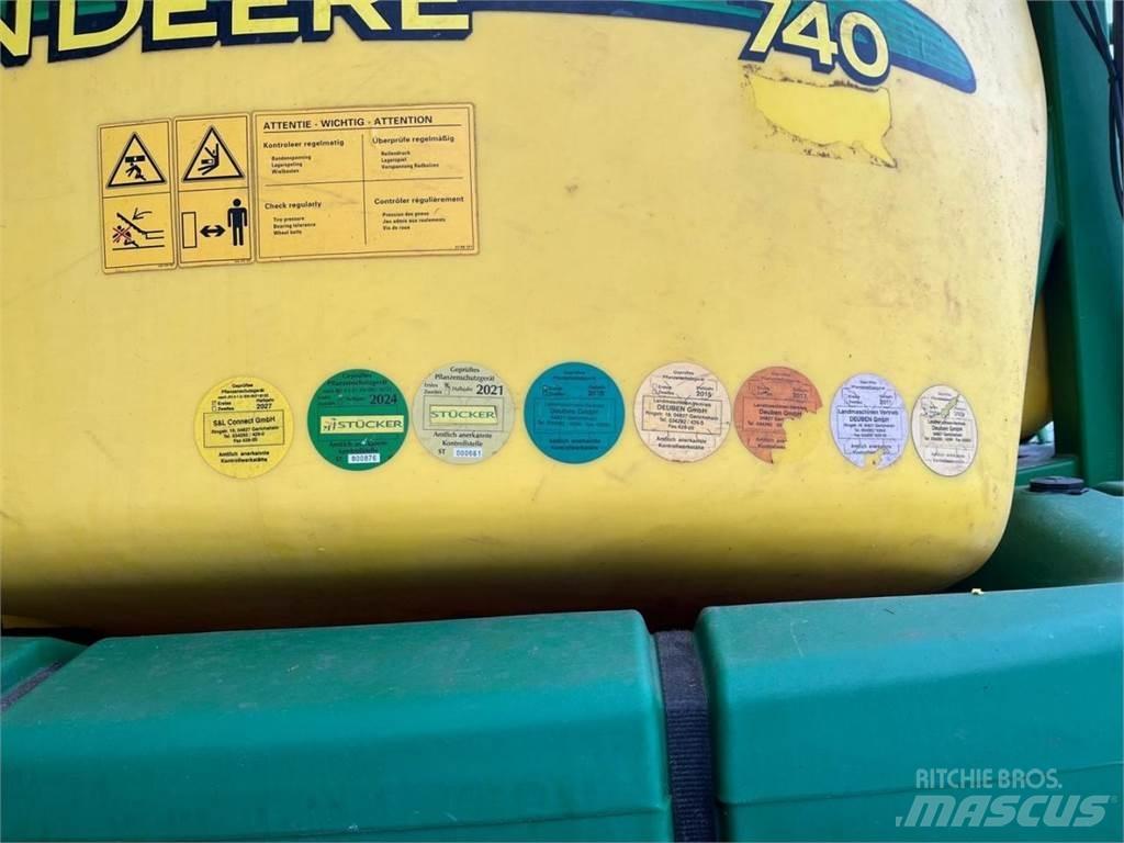 John Deere 740 Прицепные опрыскиватели