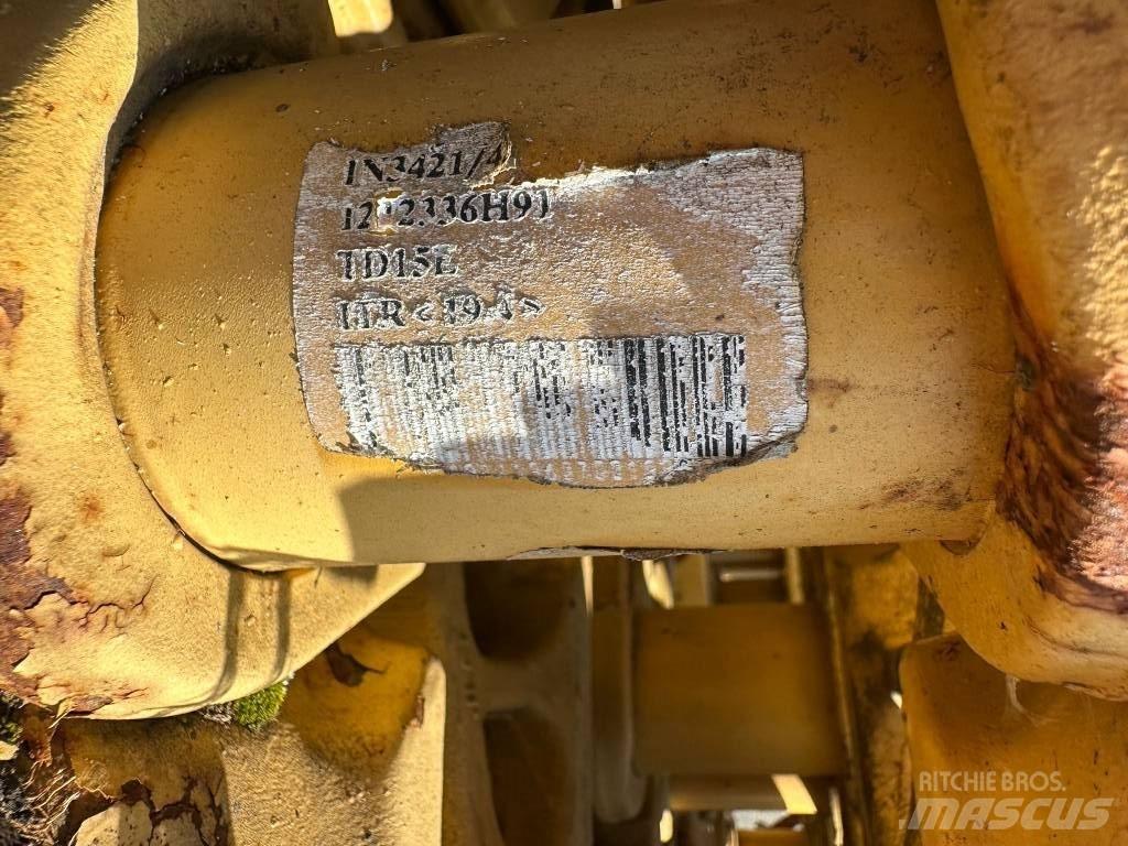 CAT TD15E Гусеницы и цепи