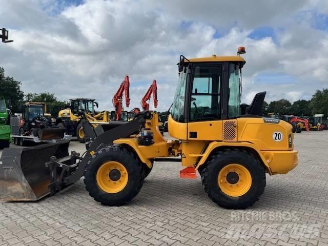Volvo L 30 G Фронтальные погрузчики