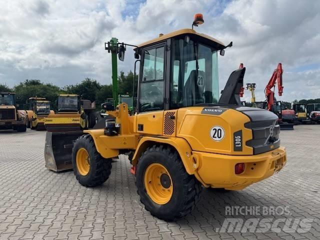 Volvo L 30 G Фронтальные погрузчики