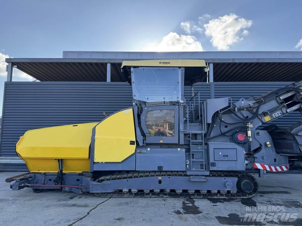 Bomag BMF 2500 S Асфальтоукладчики