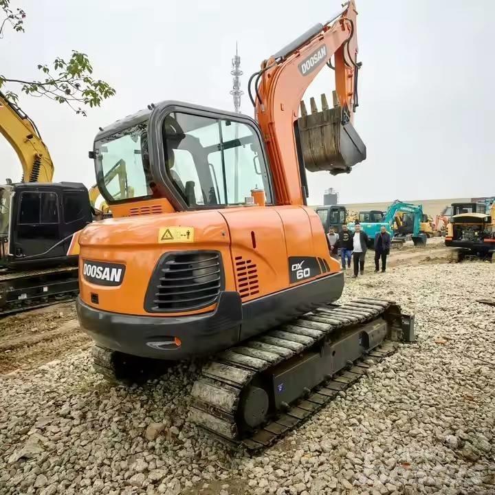 Doosan DX 60 Гусеничные экскаваторы