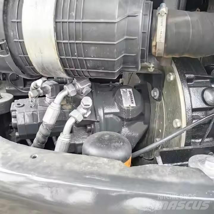 Doosan DX 60 Гусеничные экскаваторы