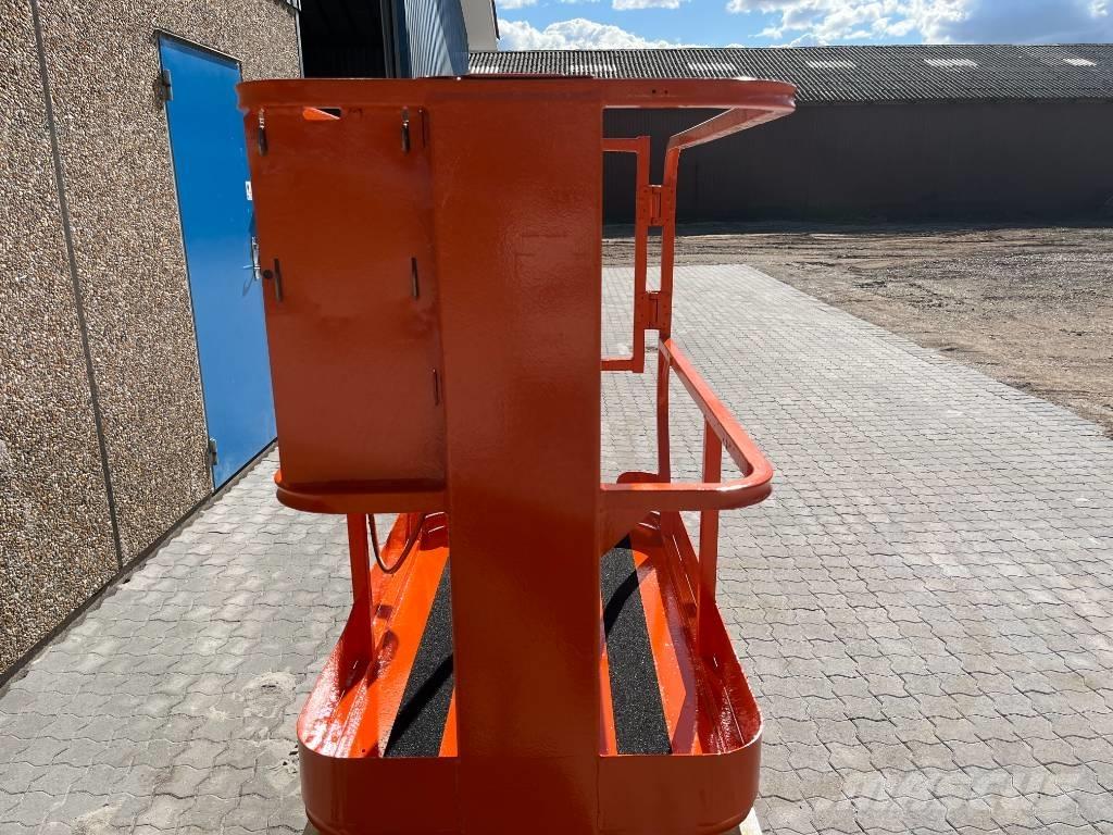 JLG 1230 ES Вертикальные мачтовые подъемники