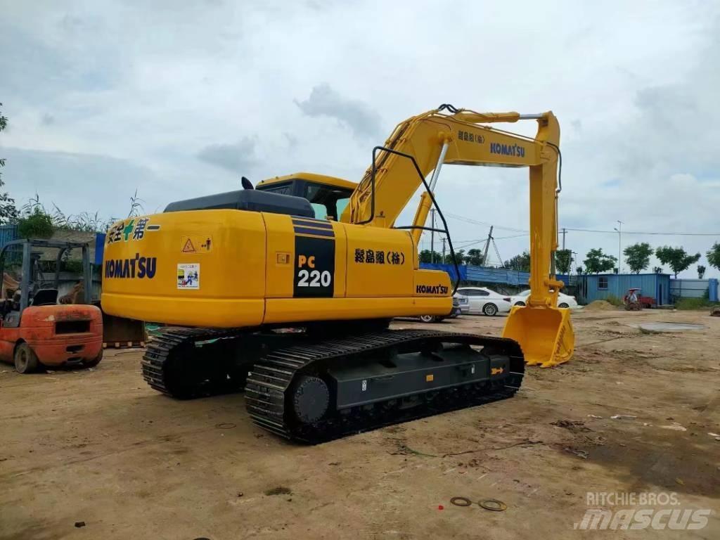 Komatsu PC 220 Гусеничные экскаваторы