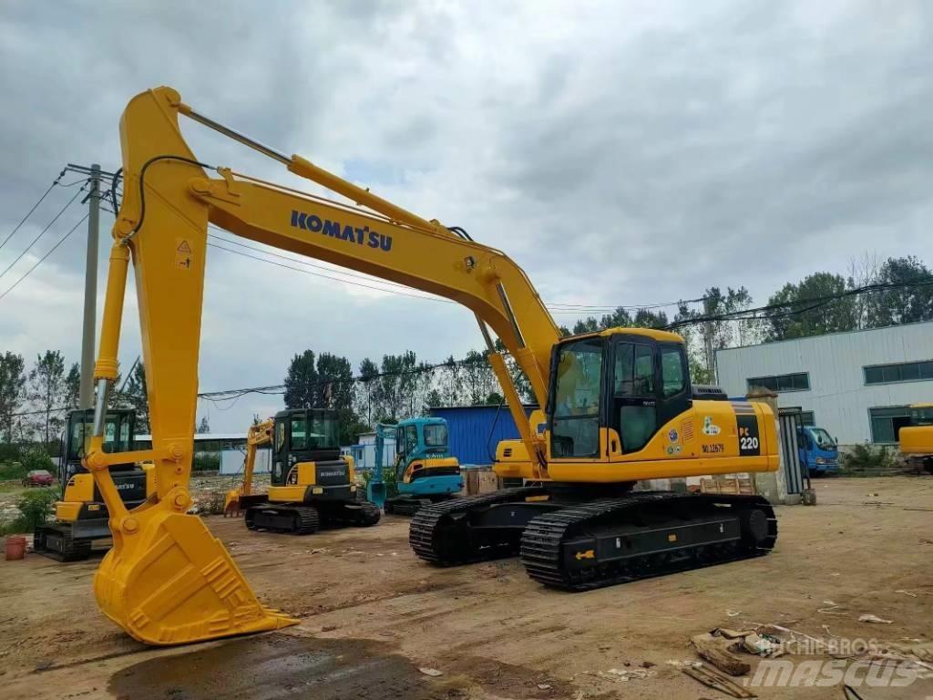 Komatsu PC 220 Гусеничные экскаваторы