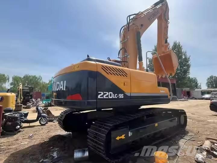 Hyundai 220 LC  9s Гусеничные экскаваторы