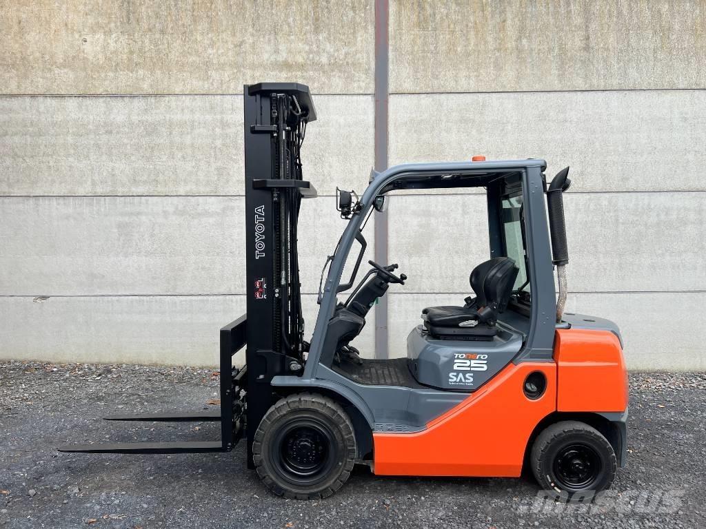 Toyota 02-8 FDF 25 Дизельные погрузчики