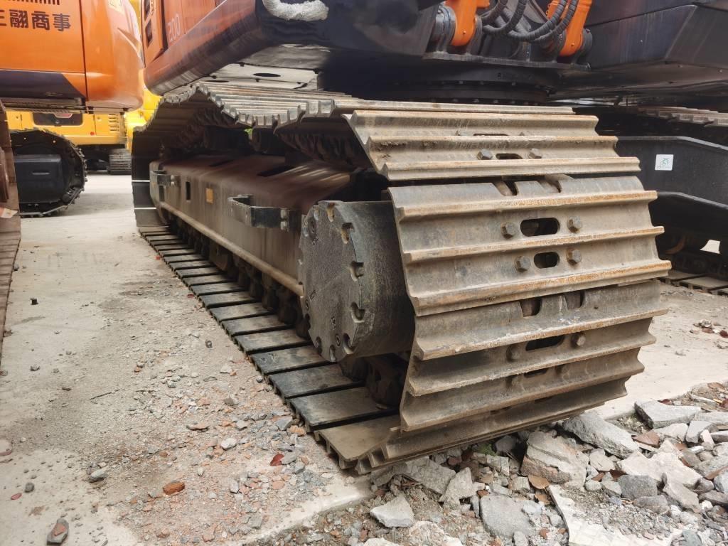 Hitachi zx200 Гусеничные экскаваторы