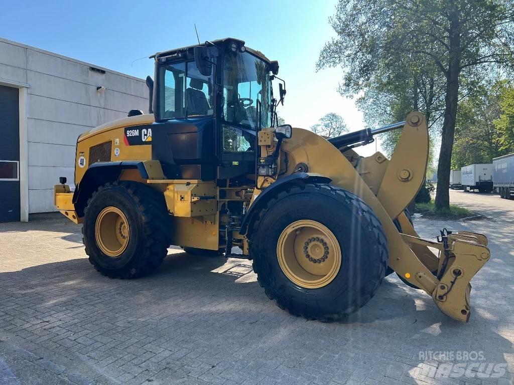 CAT 926M Фронтальные погрузчики