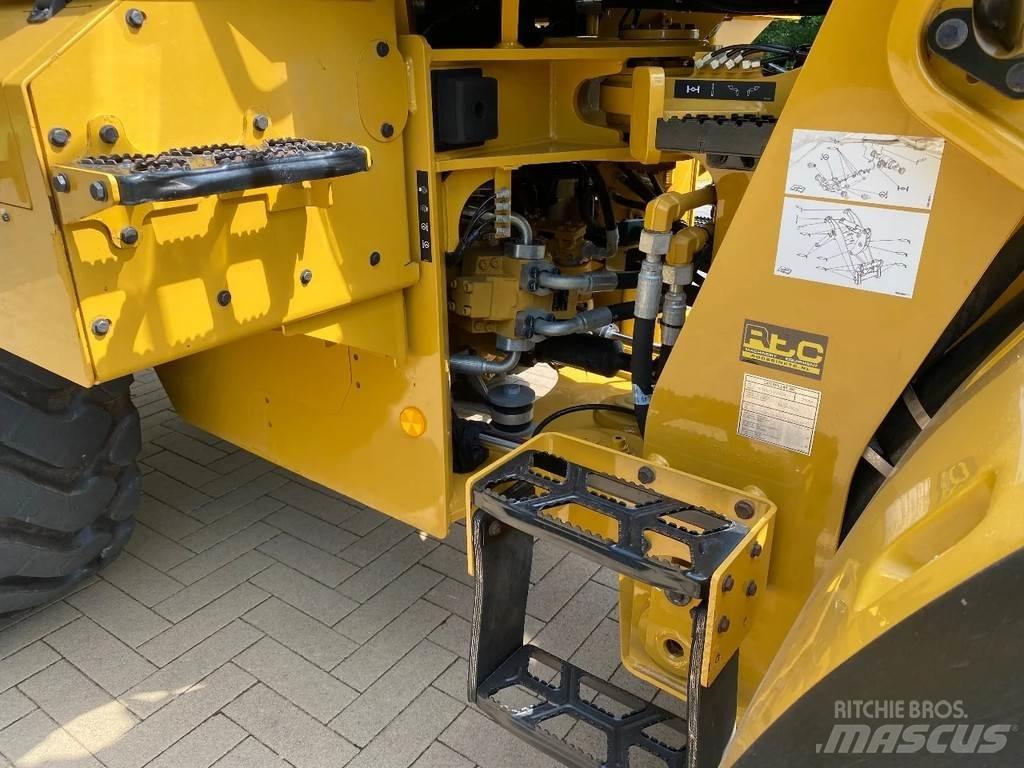 CAT 926M Фронтальные погрузчики