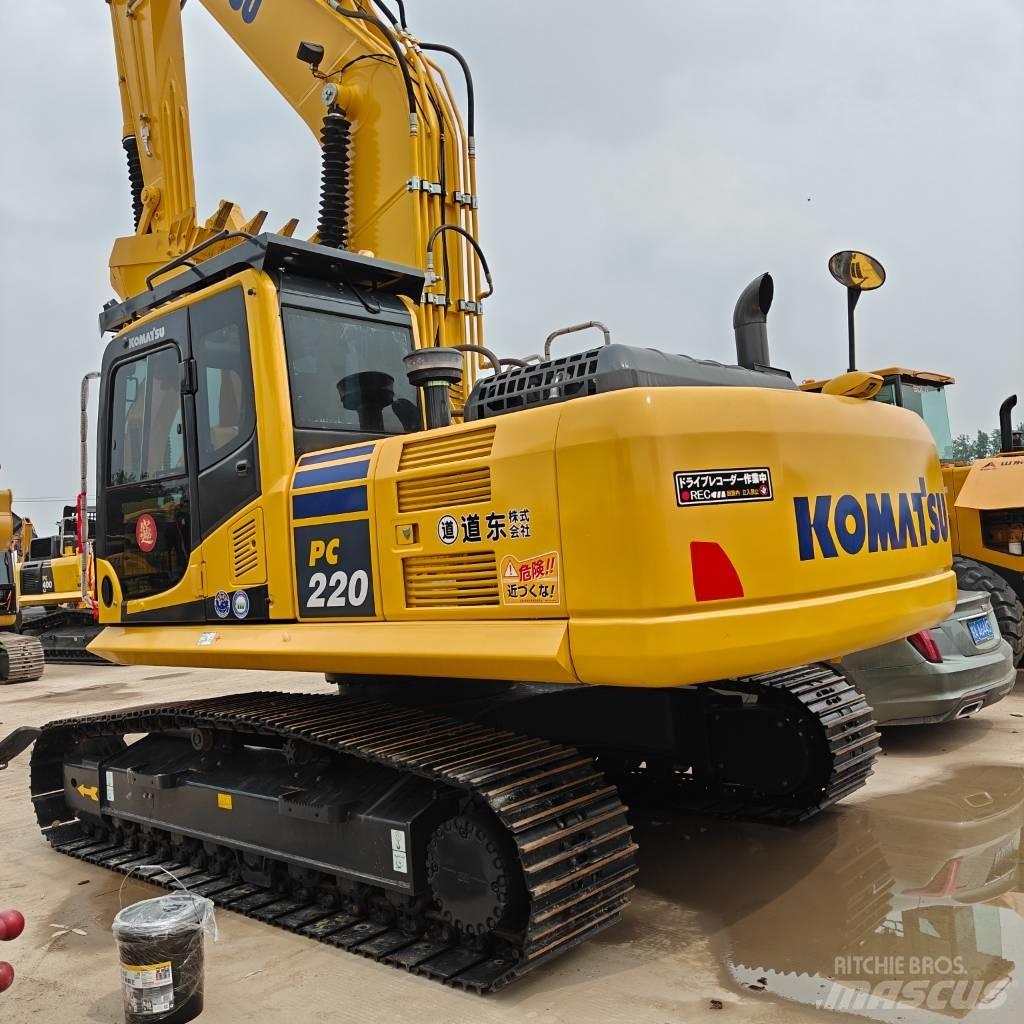 Komatsu 220-8MO Гусеничные экскаваторы