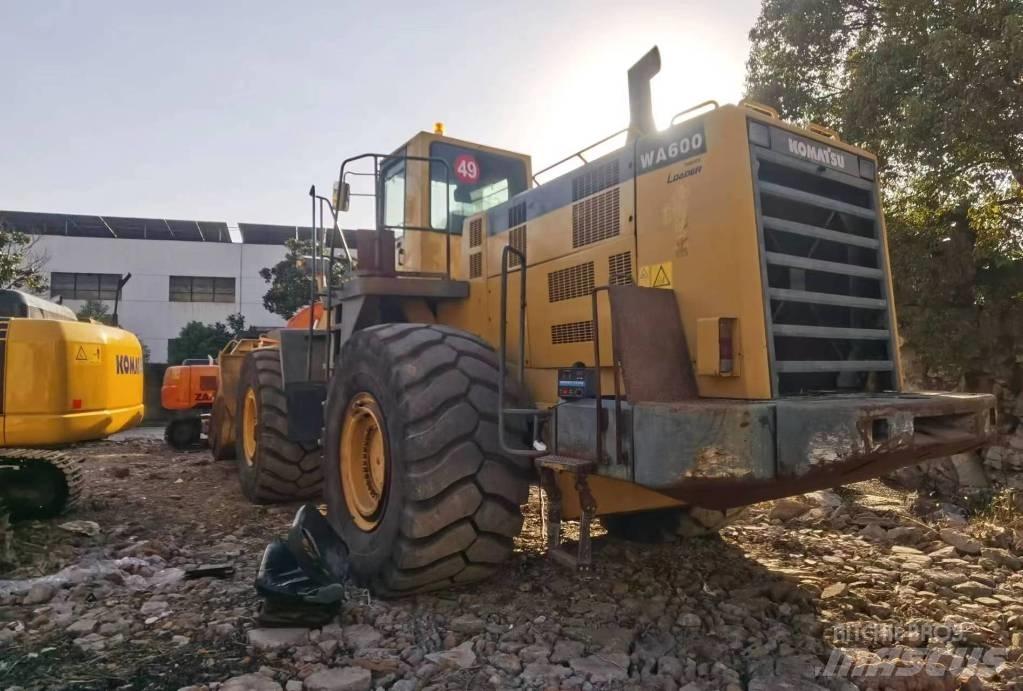 Komatsu WA 600 Фронтальные погрузчики