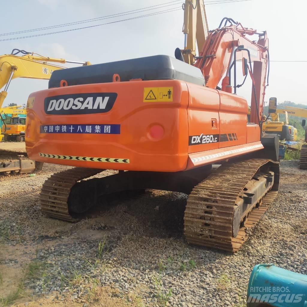 Doosan DX260LC Гусеничные экскаваторы