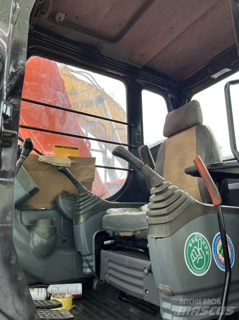 Hitachi ZX 120 Гусеничные экскаваторы