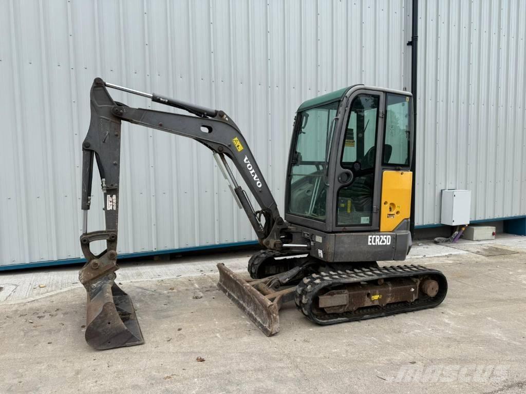 Volvo ECR 25 D Мини-экскаваторы