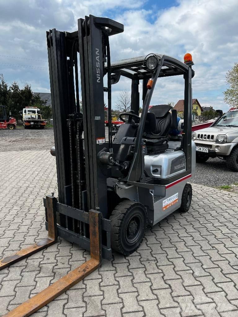 Nissan P1D1A18LQ Газовые погрузчики