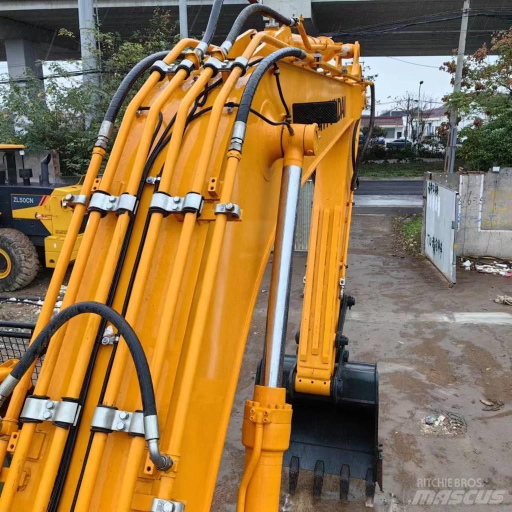 Hyundai R220LC-9 Гусеничные экскаваторы