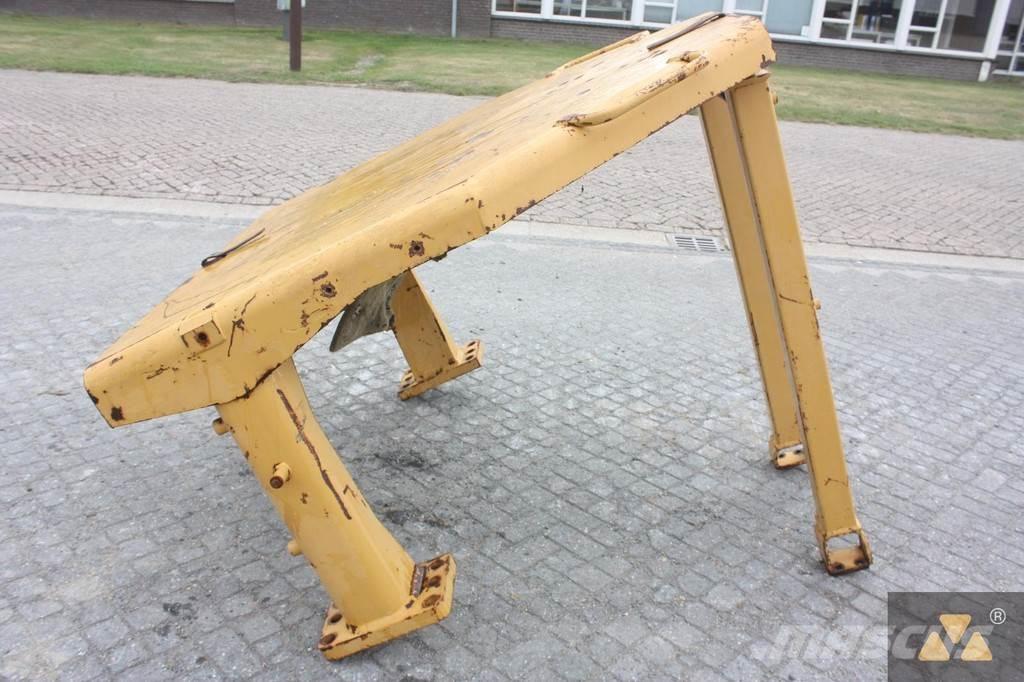 CAT D8N O-rops cab Кабины