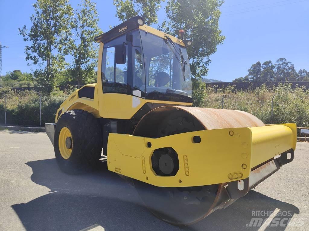 Bomag BW 211 D-50 Пневматические катки
