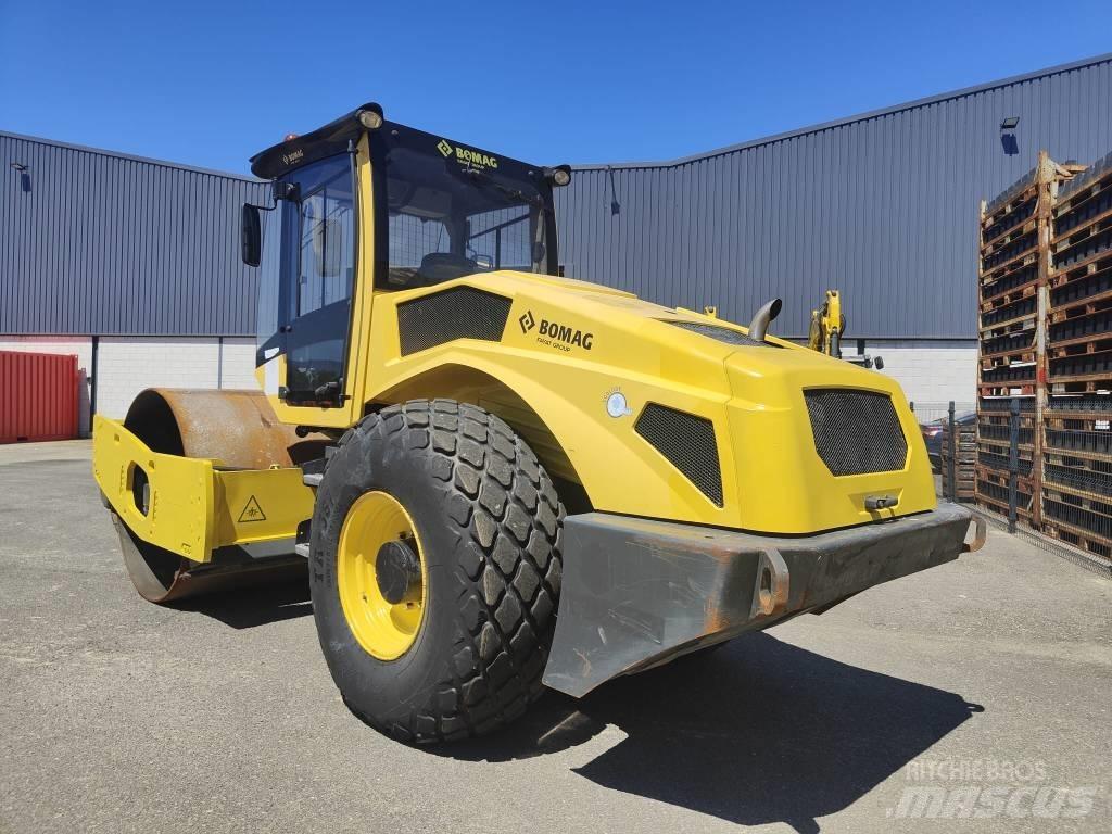 Bomag BW 211 D-50 Пневматические катки