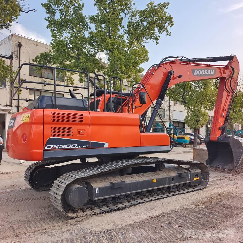 Doosan DX300 Гусеничные экскаваторы