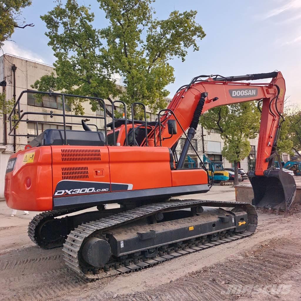 Doosan DX300 Гусеничные экскаваторы