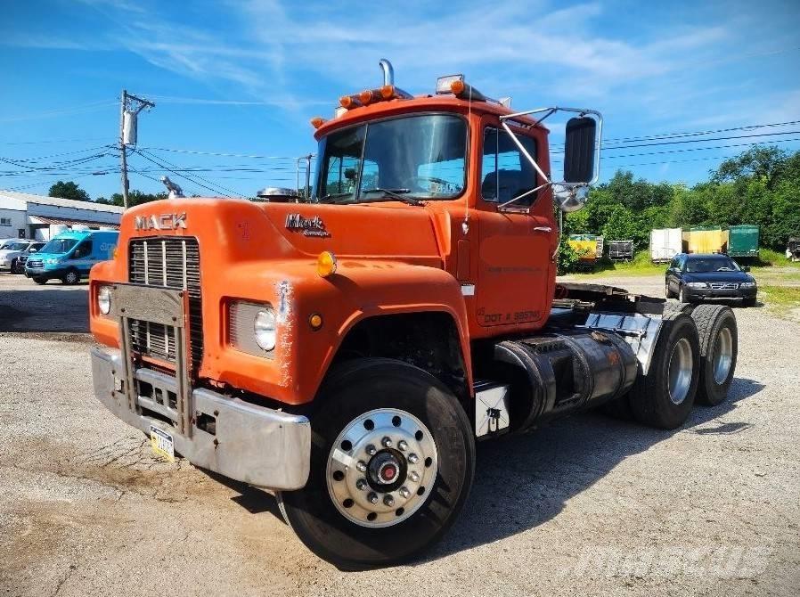 Mack R 688 ST Седельные тягачи