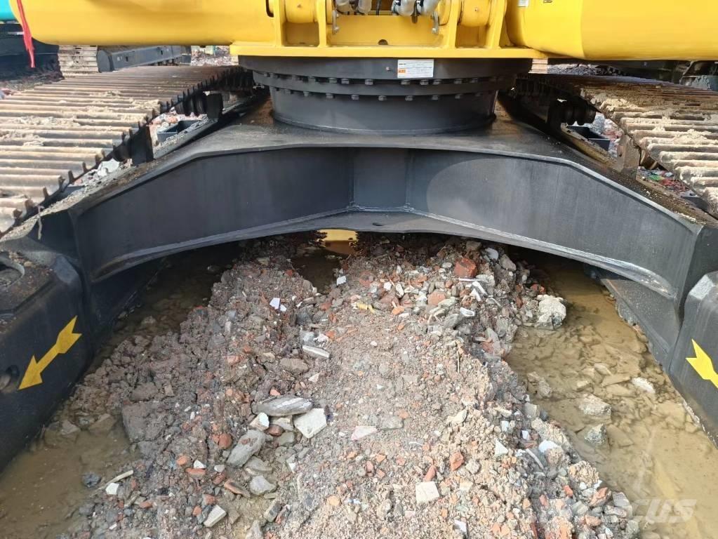 Komatsu PC 200-8 Гусеничные экскаваторы