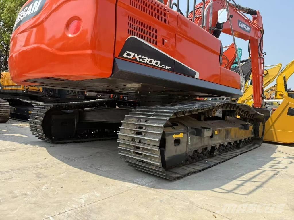 Doosan DX300 Гусеничные экскаваторы
