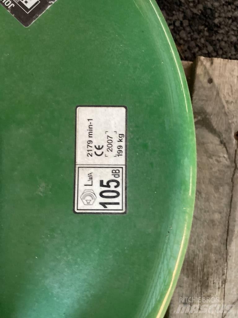 John Deere 7 Iron Коммунальная техника - Другие