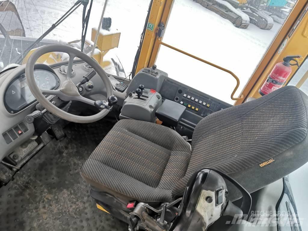 Volvo L 220 E Фронтальные погрузчики