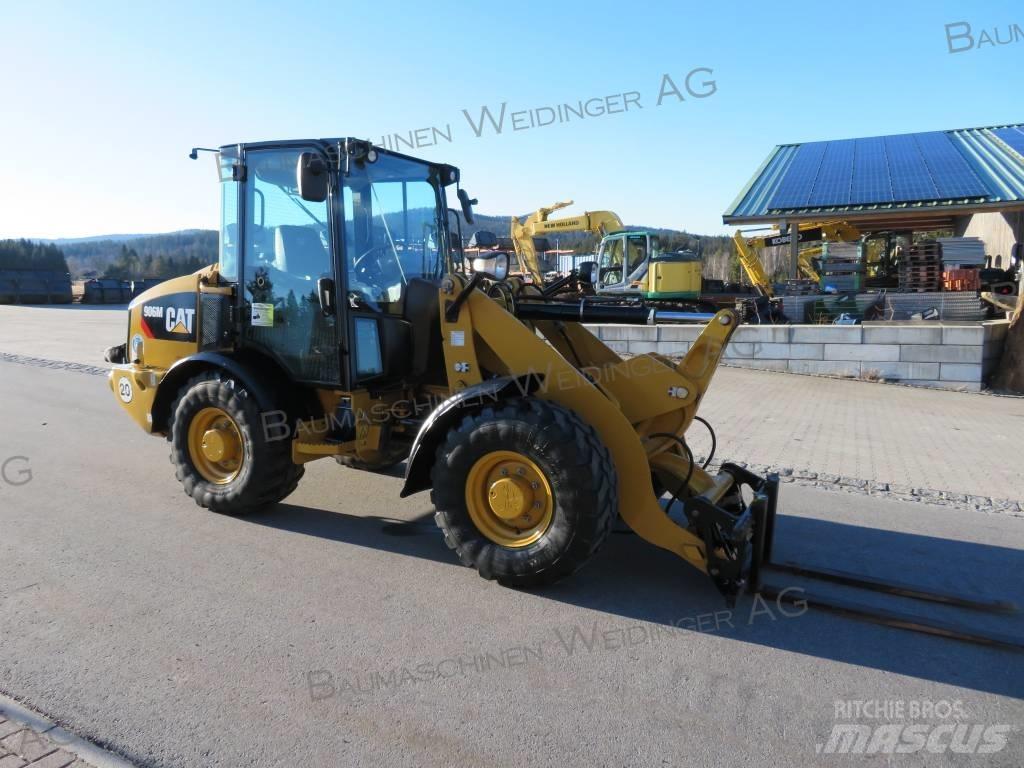 CAT 906M Фронтальные погрузчики
