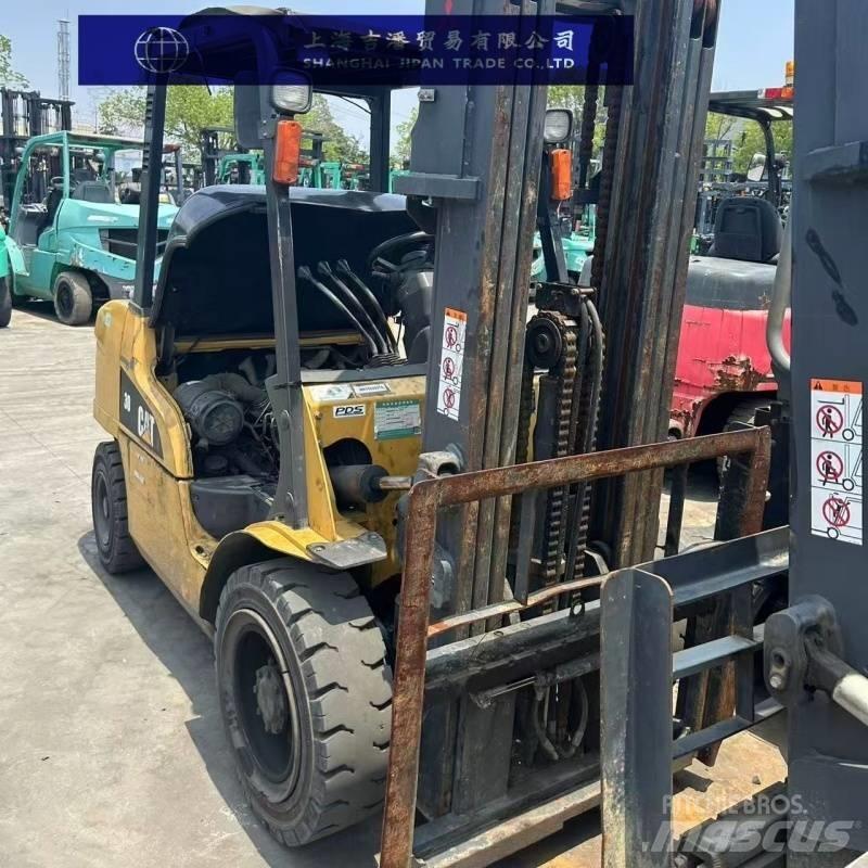 CAT 30 Дизельные погрузчики
